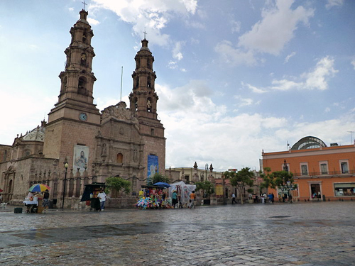 Aguascalientes City: La Patria Square